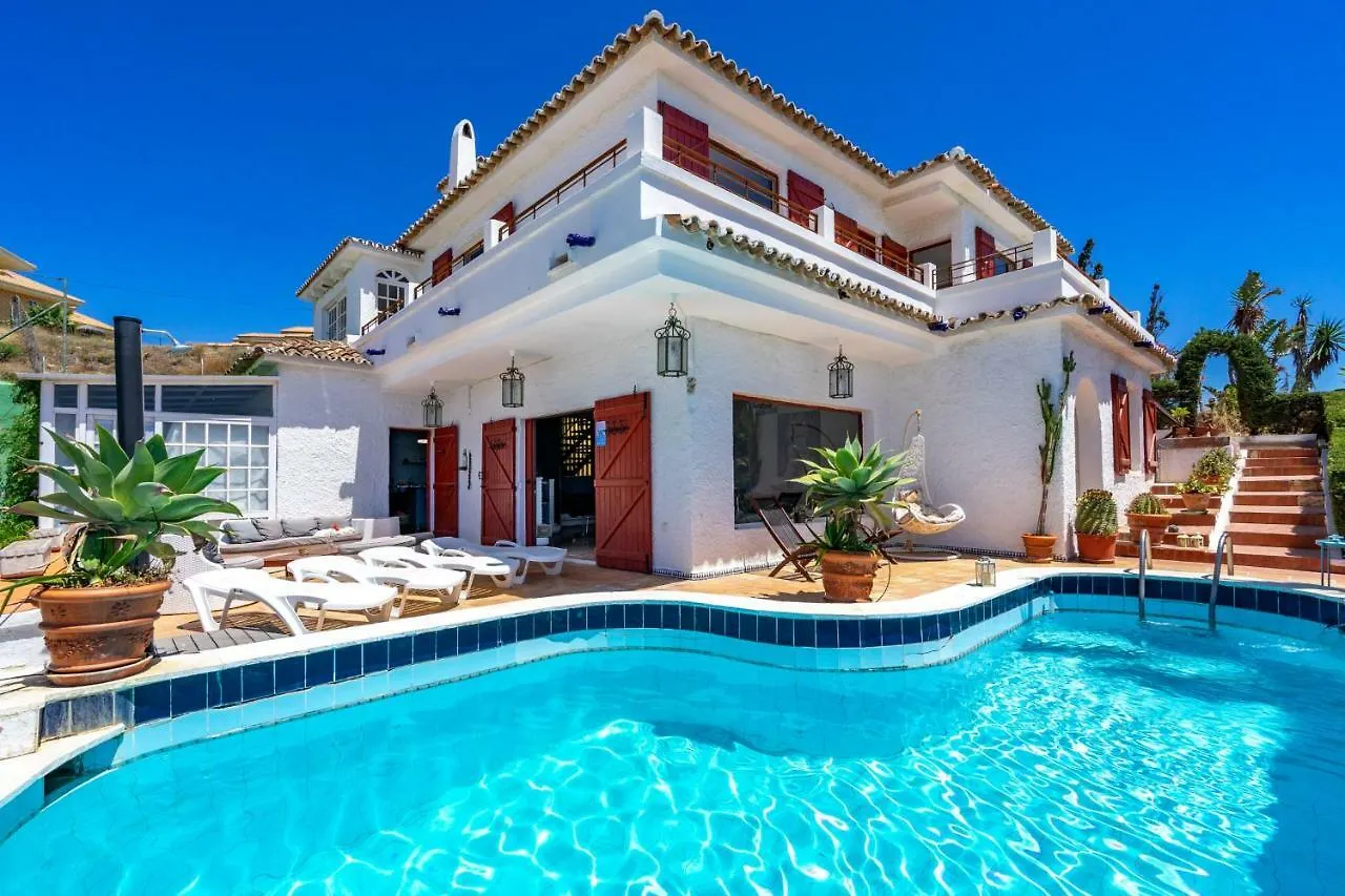 Stunning Beachclose Villa Fuengirola Beach By Costarentals - Ref 03 0*,  西班牙
